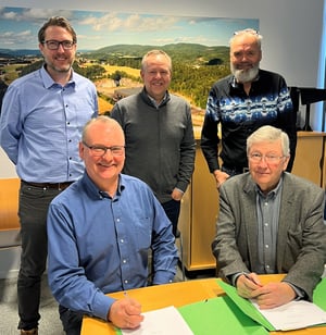 Contract signing between PG Flowsolutions and Lange Lyche Tekniske as